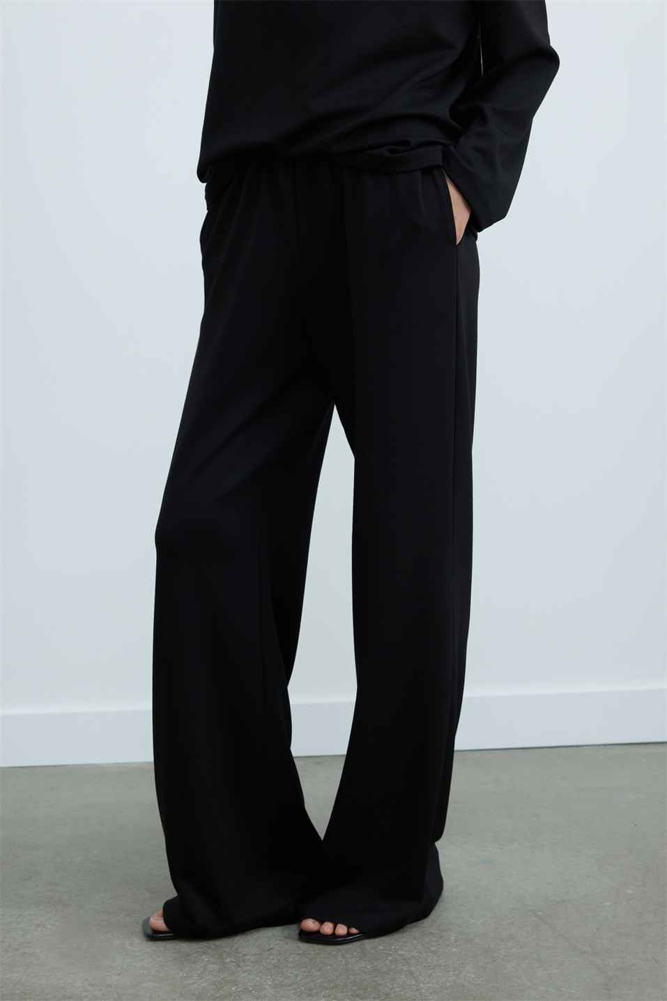 Luna Straight Fit Wide-Leg Trousers