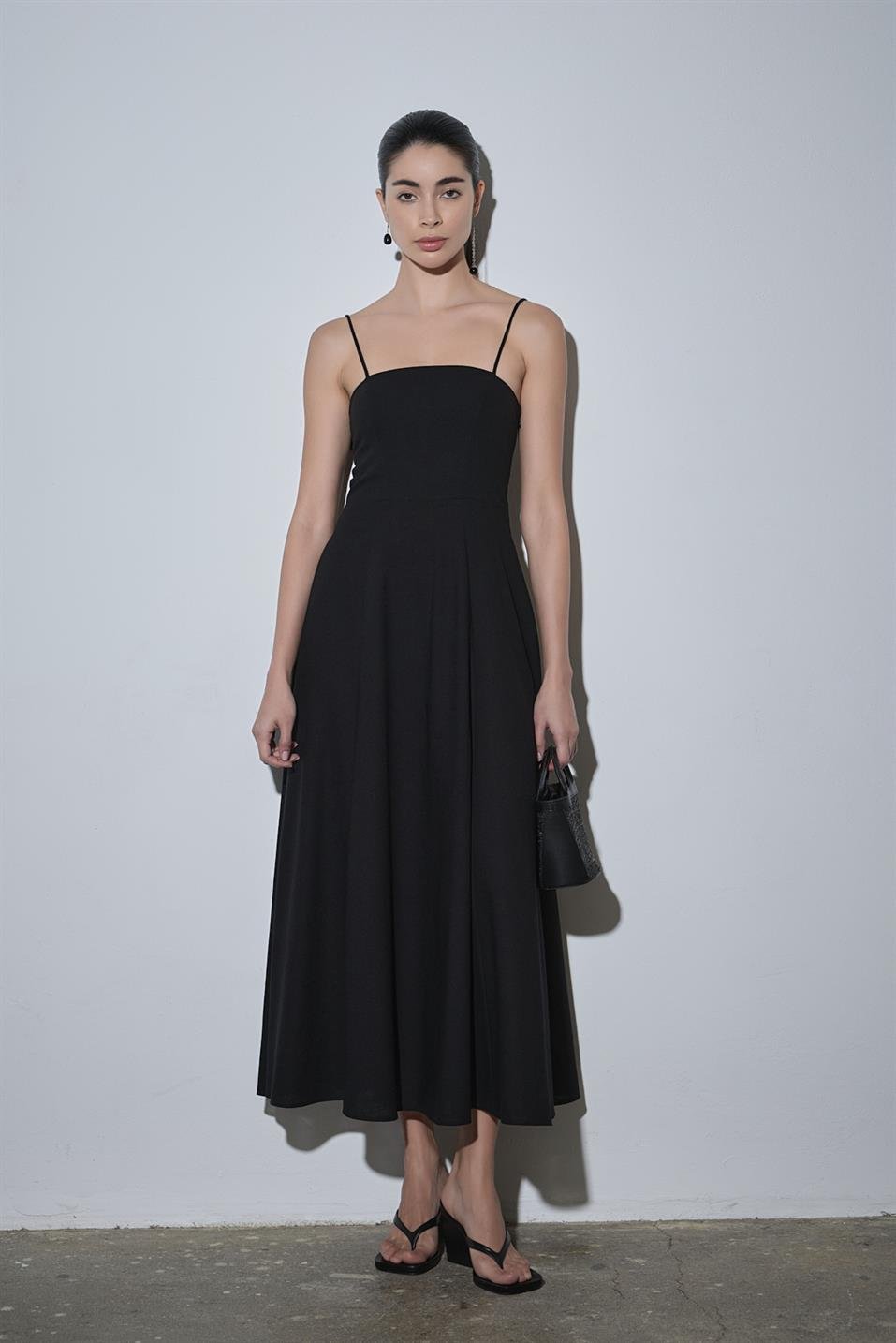 Siyah Melinda Askılı Keten Elbise