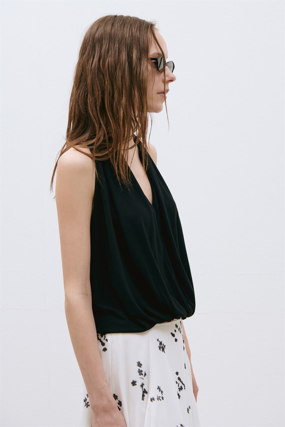 Siyah Nina Dökümlü Halter Top