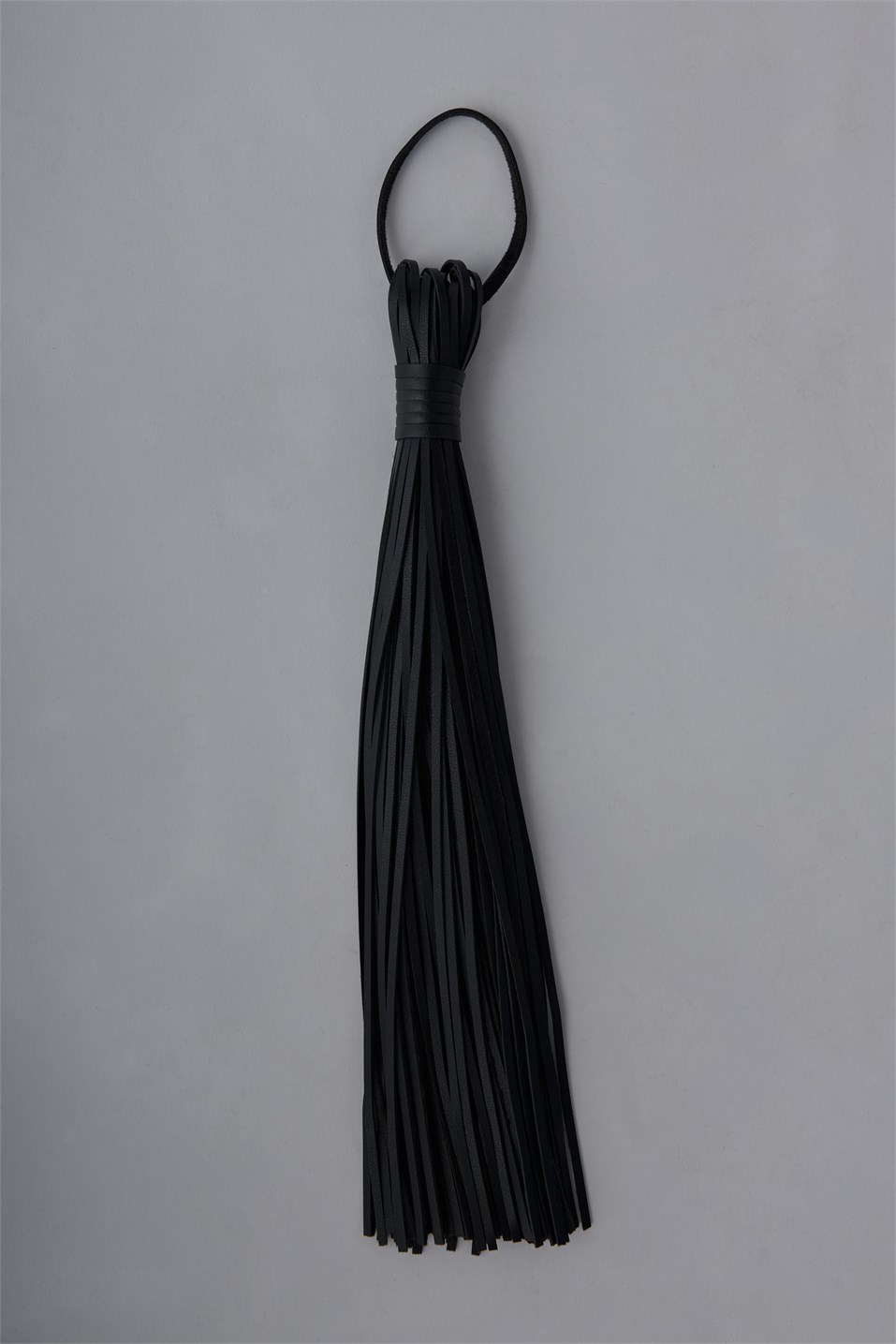Siyah Püskül Charm