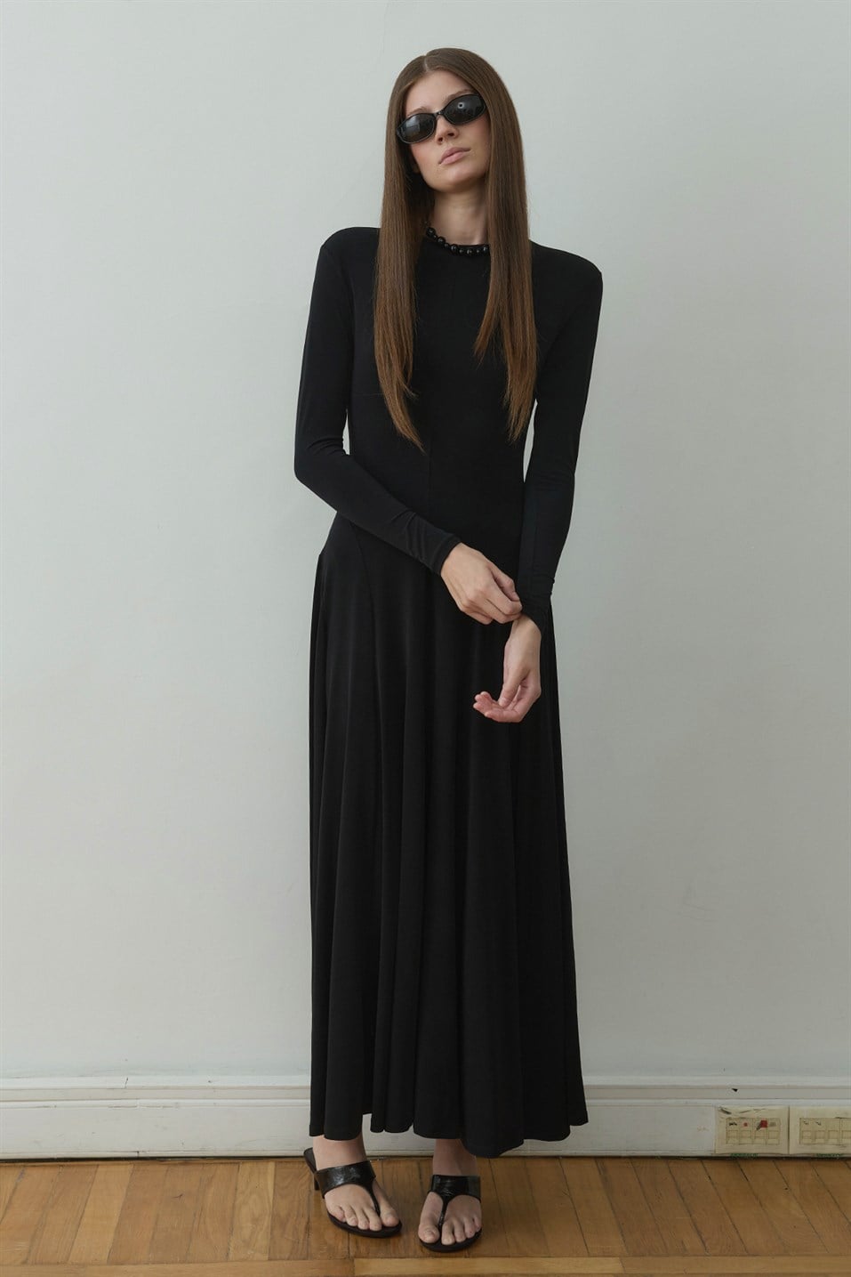 Siyah Rey Dökümlü Kloş Elbise