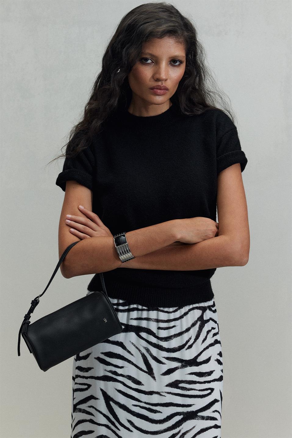 Robe Short-Sleeved Sweater