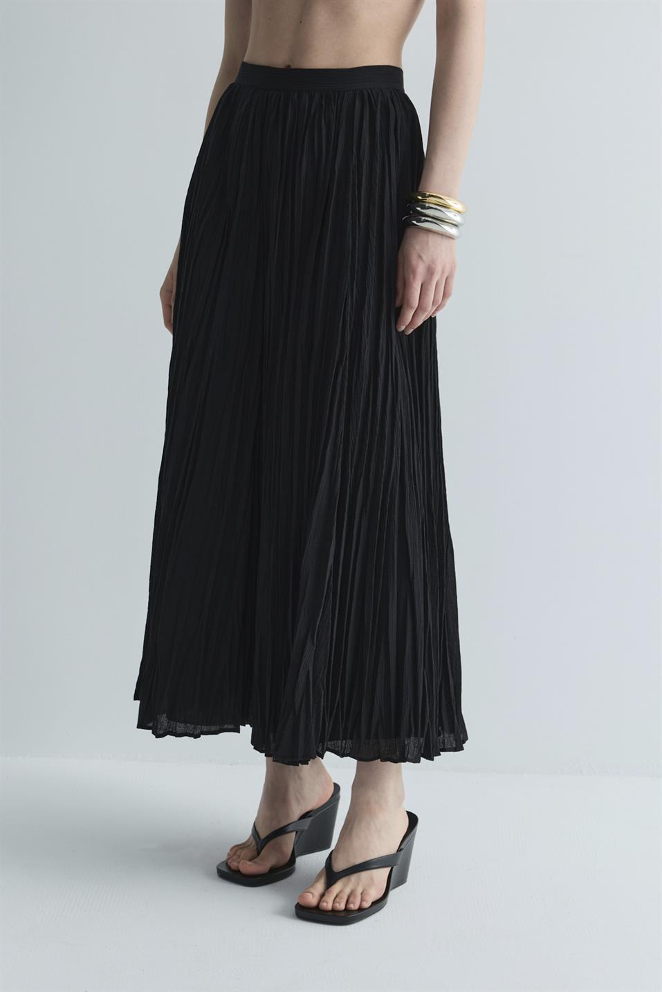 Rose Pleated Skirt