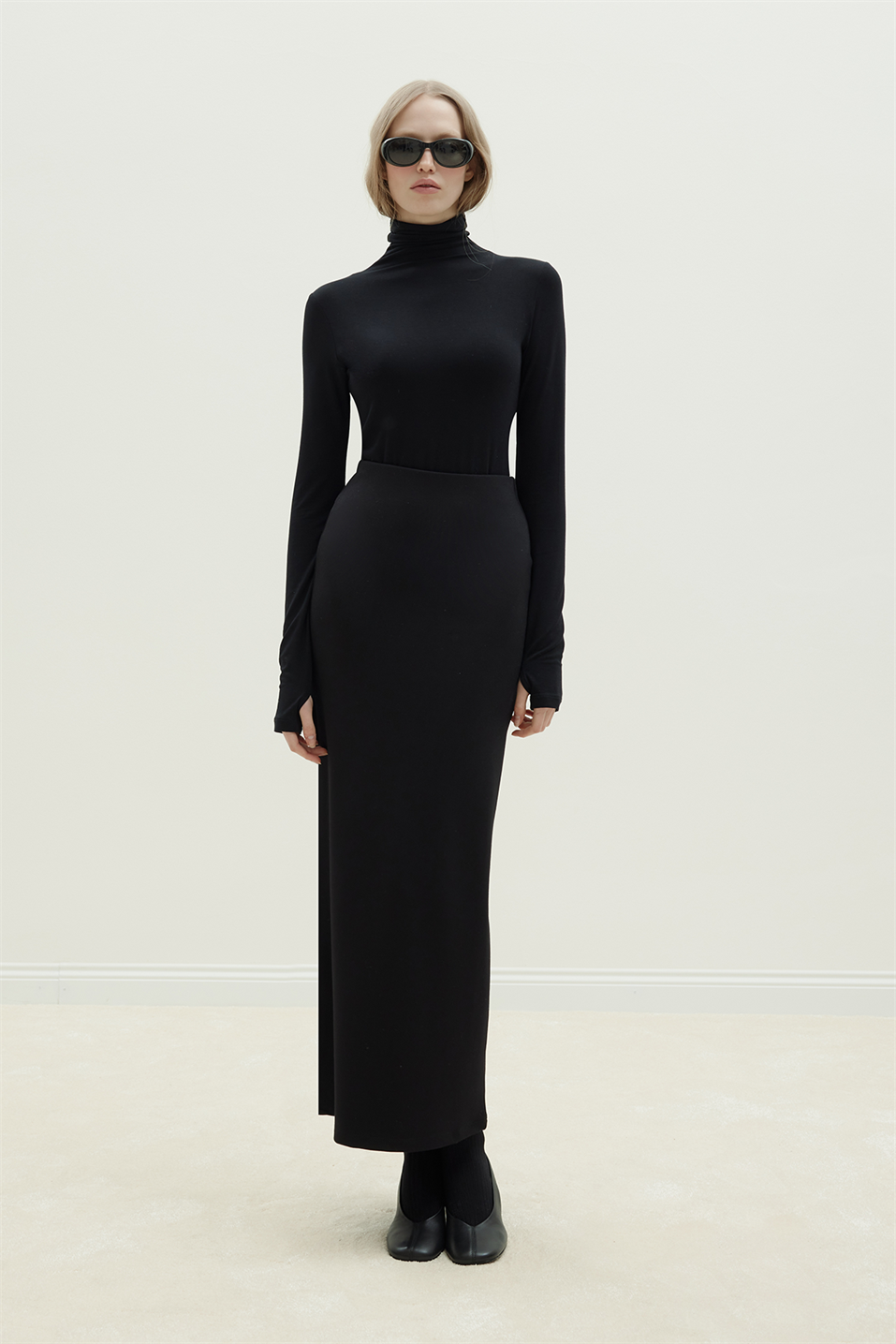 Figure-Enhancing Maxi Pencil Skirt