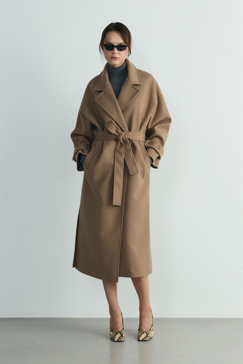 Sütlü Kahve Sudi Yırtmaçlı Maxi Kaban