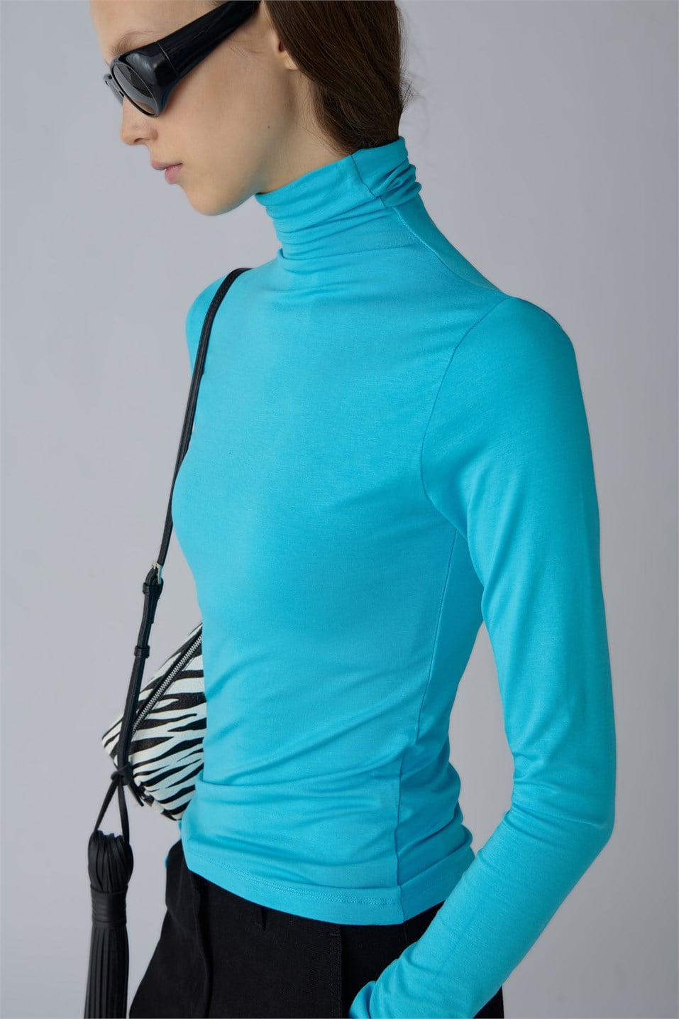 Turkuaz Boğazlı Body