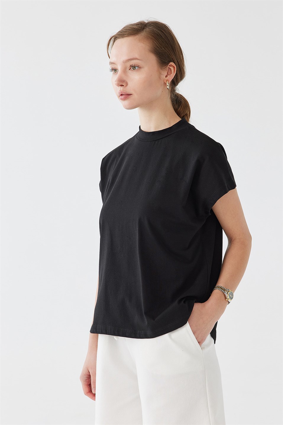 Siyah Yarasa Kollu Pamuklu Tişört