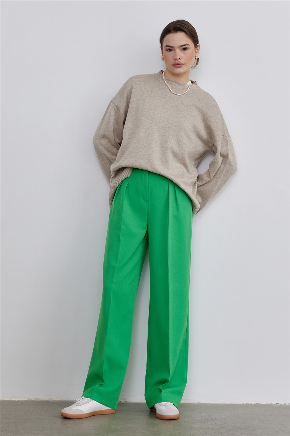 Yeşil Kemerli Pileli Pantolon