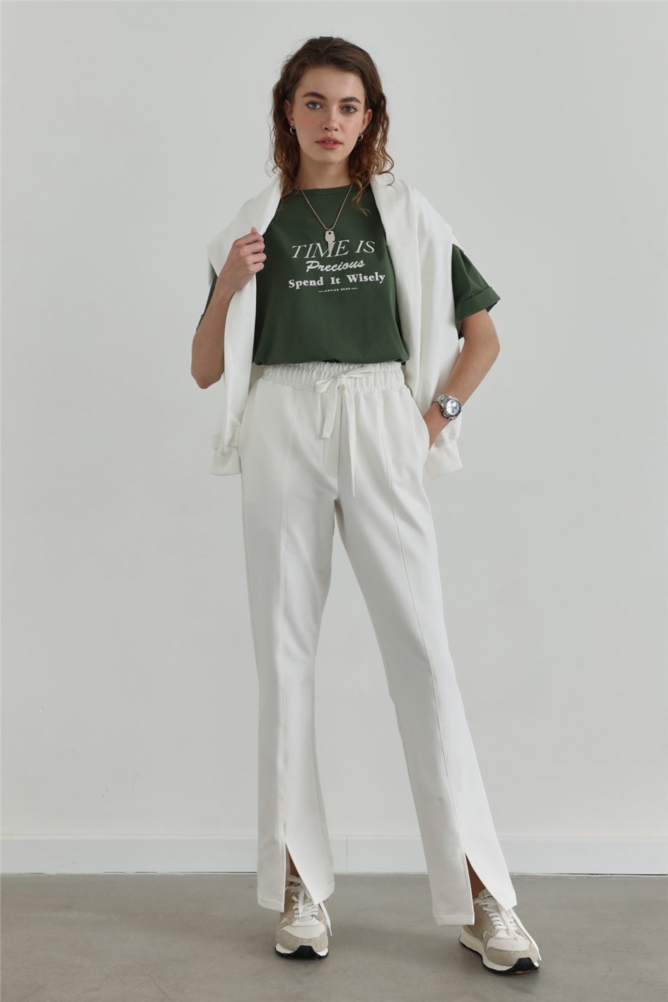 Green Time Is Printed Short Sleeve T-Shirt