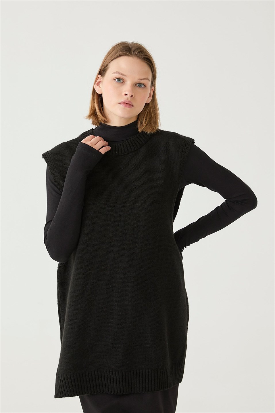Black Slit Detailed Knitwear Sweater