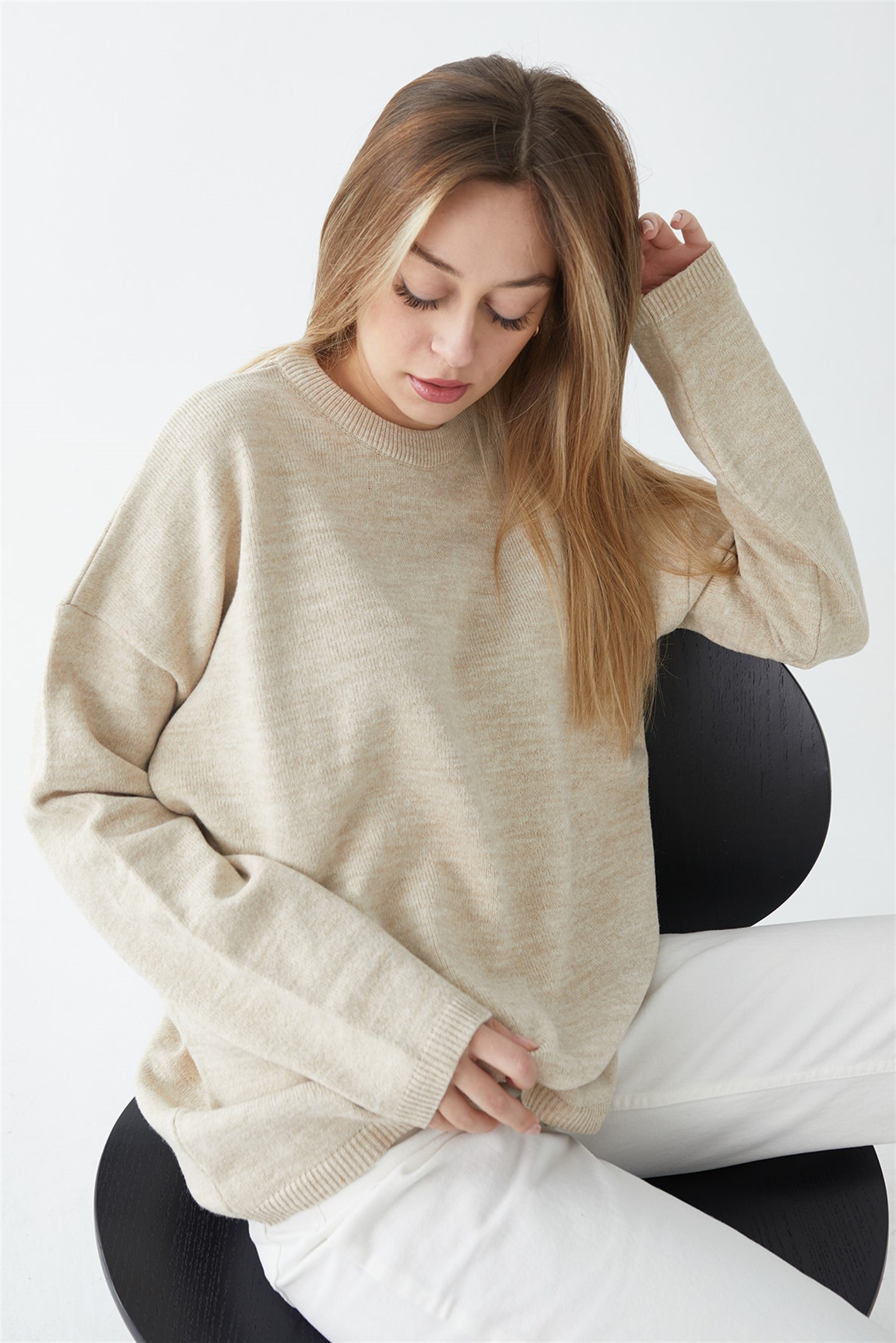 Beige Basic Crew Neck Knitwear Sweater | Suud Collection