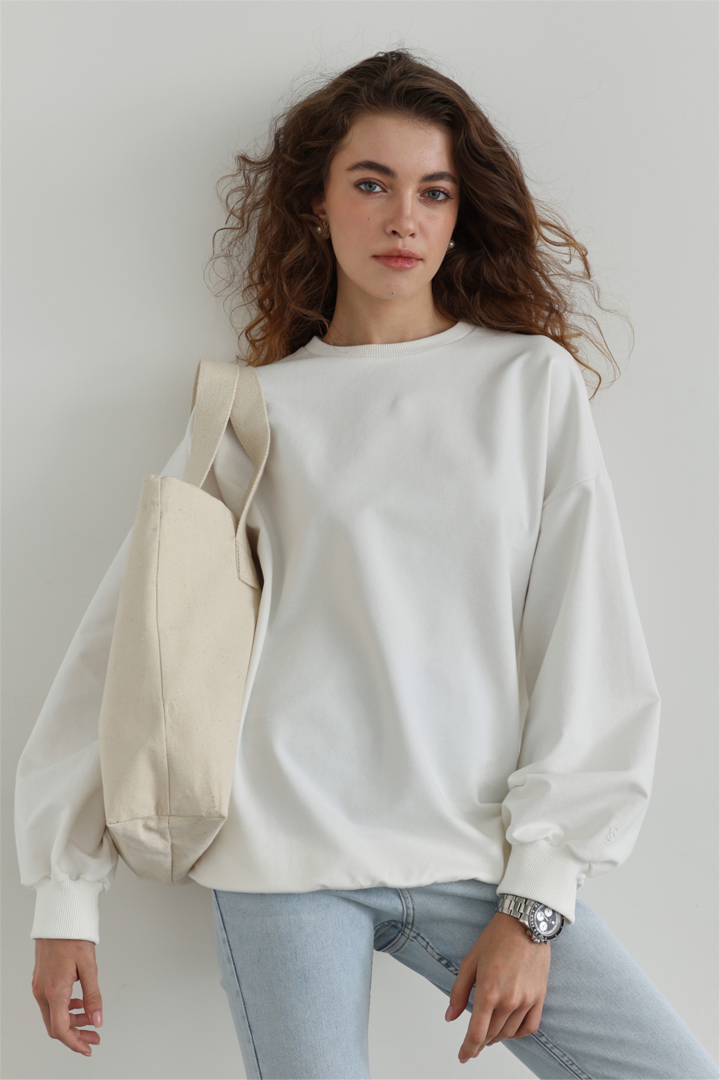 White balloon sleeve sweatshirt deals