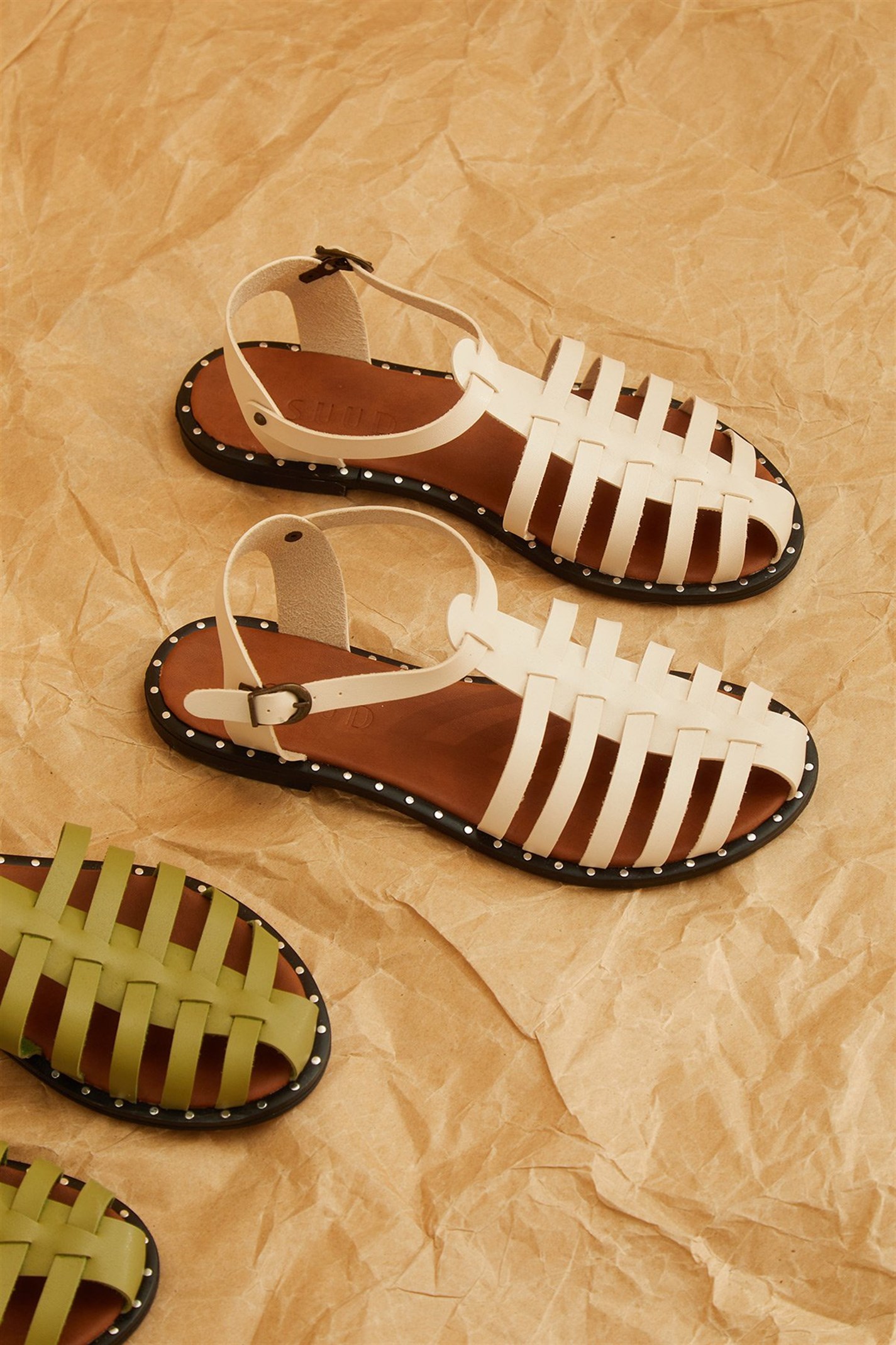 Beyaz Önü Kapalı Sandalet | Suud Collection