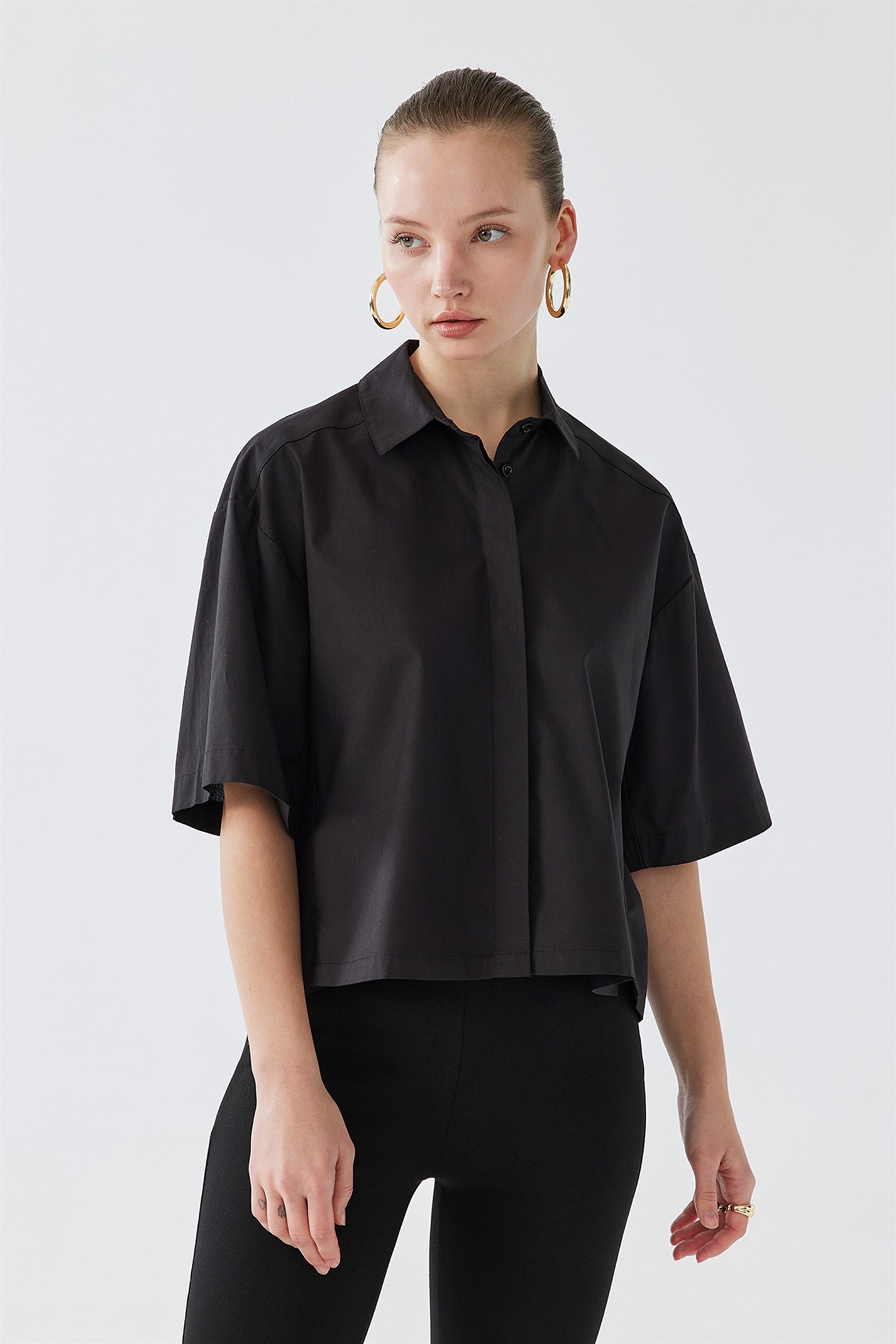 Siyah Kısa Kollu Crop Pamuklu Gömlek | Suud Collection