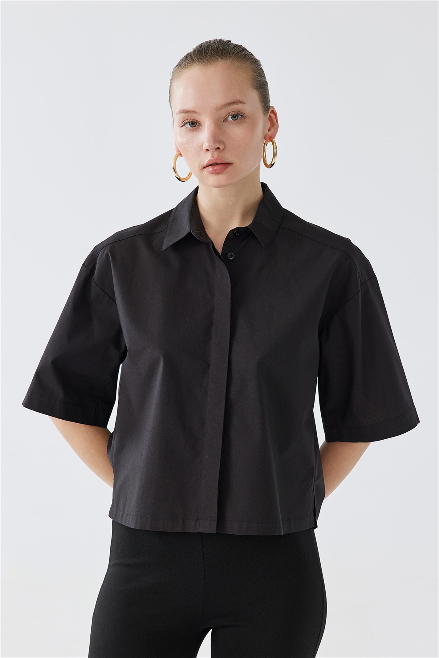 Siyah Kısa Kollu Crop Pamuklu Gömlek | Suud Collection