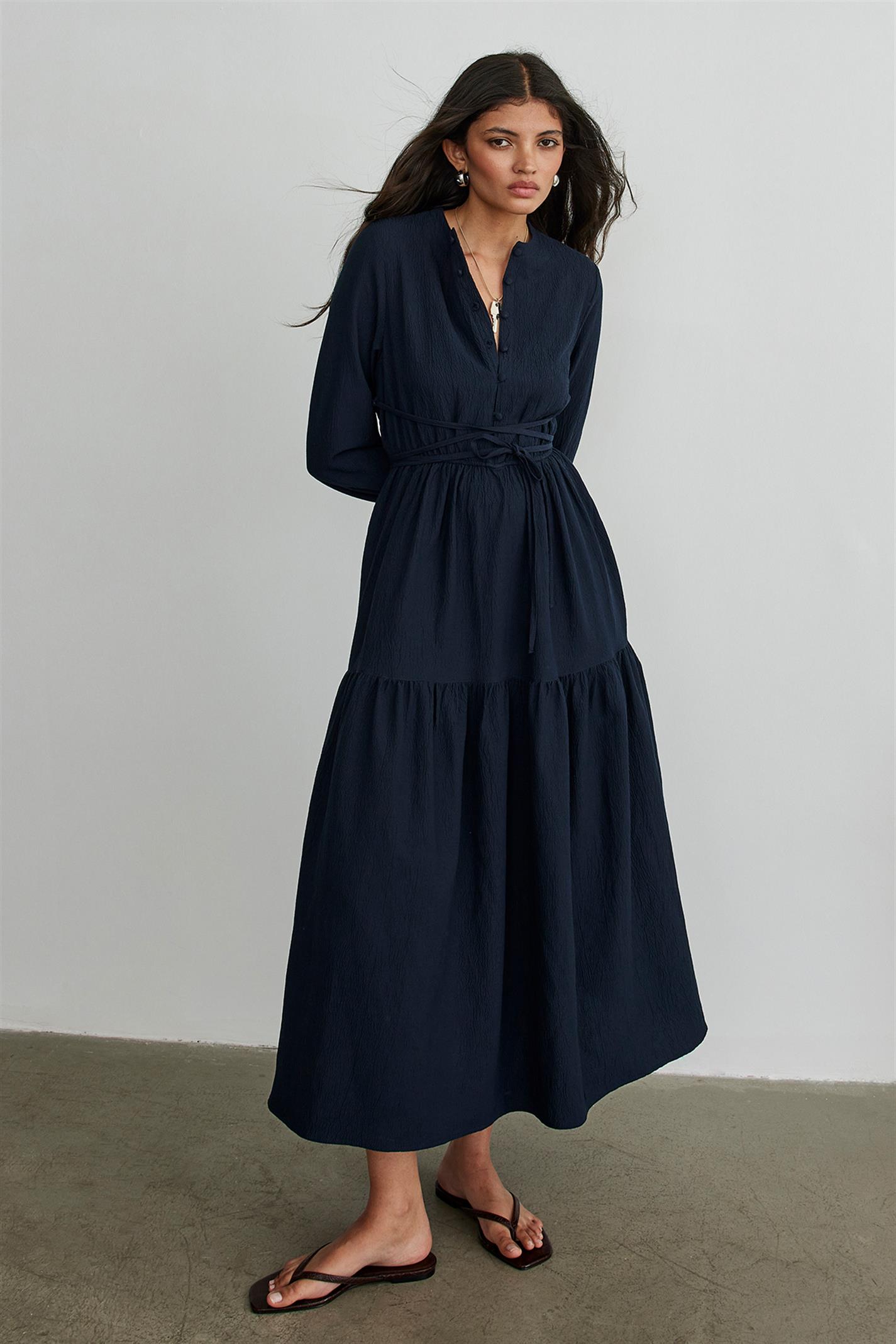 Lacivert Uzun Kordon Detaylı Maxi Elbise | Suud Collection
