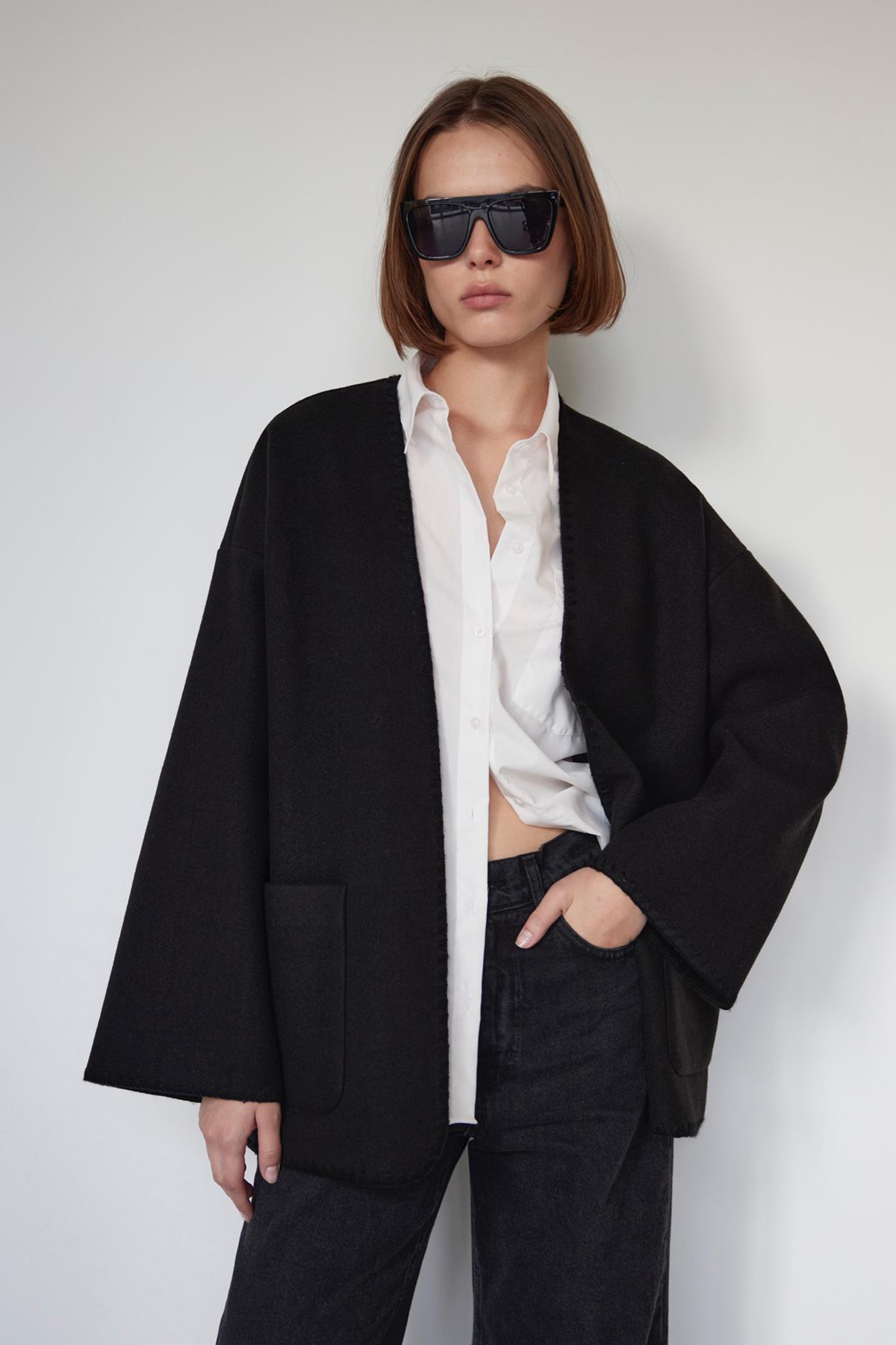 Siyah Kroşeta Kaşe Kimono Ceket