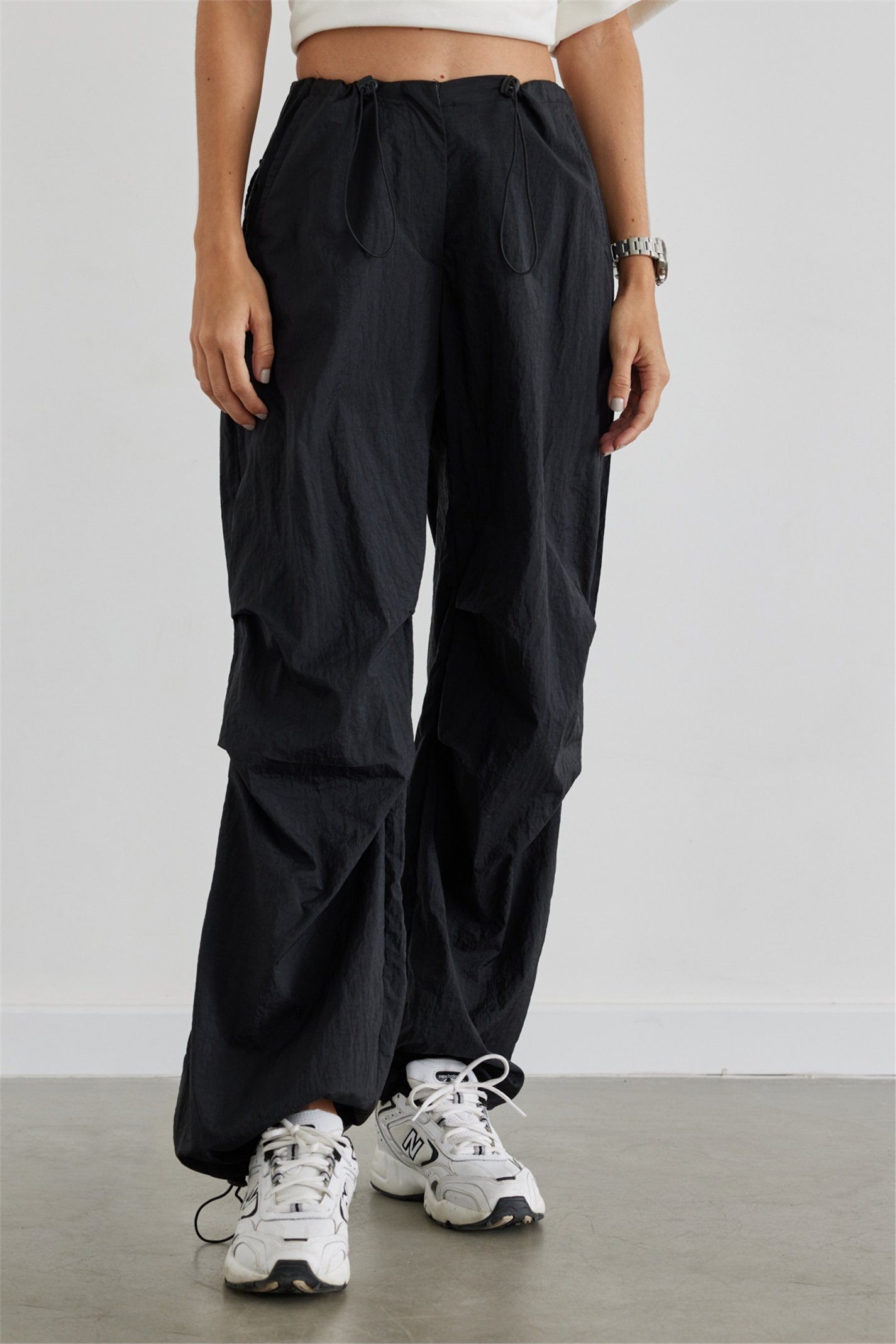 Siyah Paraşüt Kumaş Pantolon | Suud Collection
