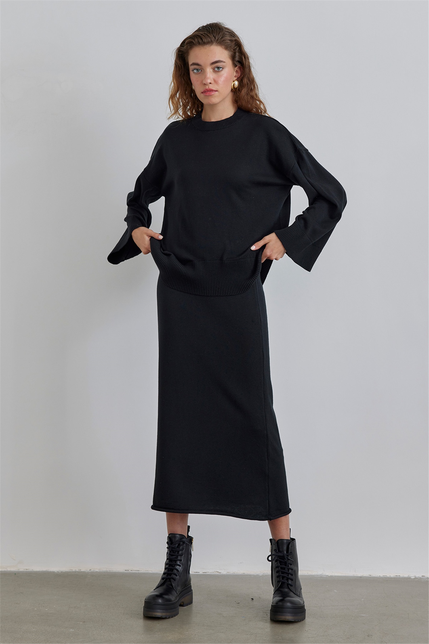 Black Knitwear Pencil Skirt | Suud Collection