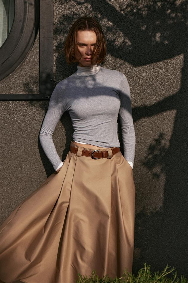 Long Skirt with Ball Volume