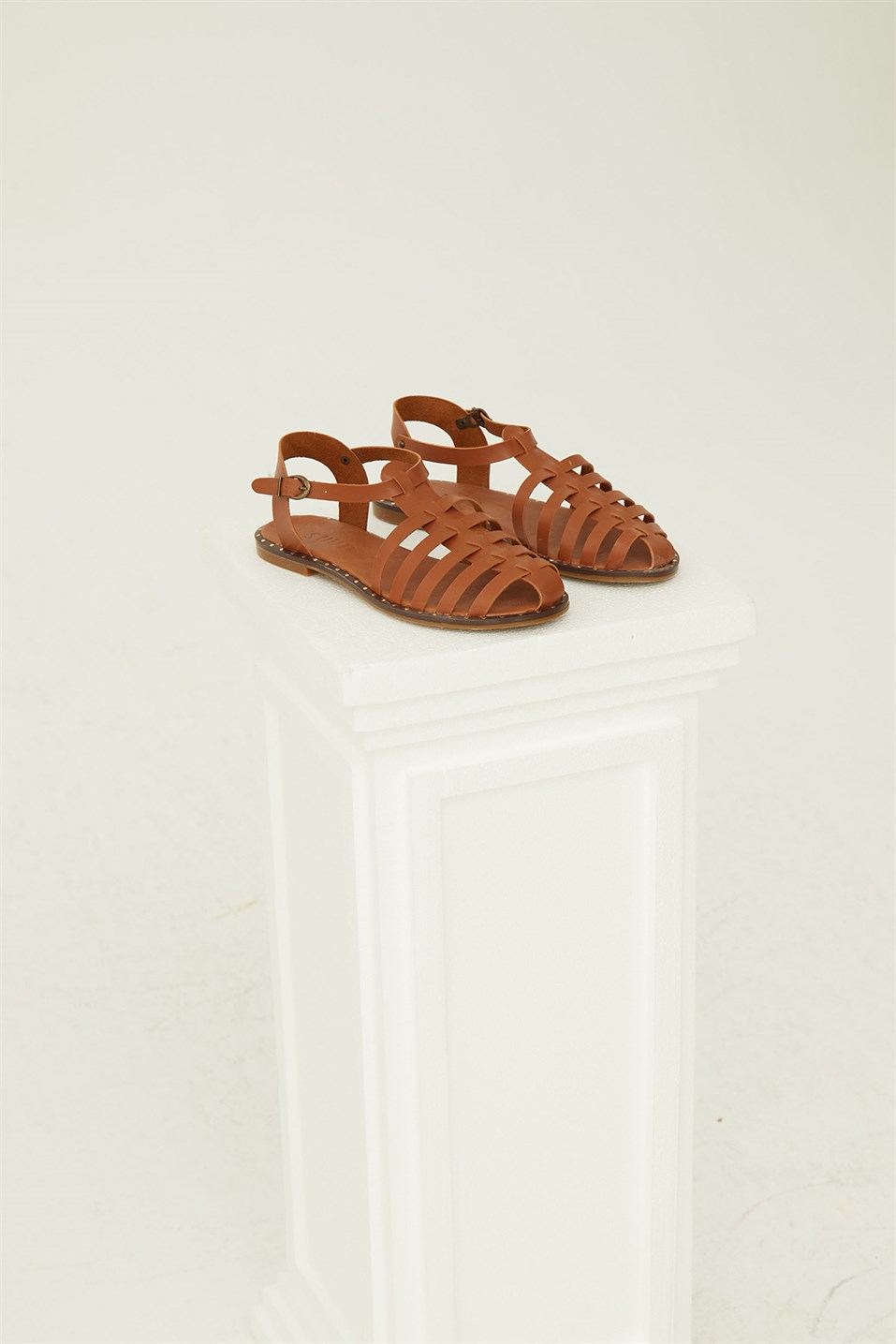 Taba Kafes Önü Kapalı Deri Sandalet | Suud Collection