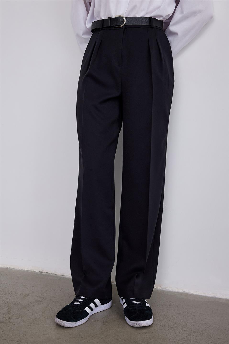Black Pleated Long Trousers