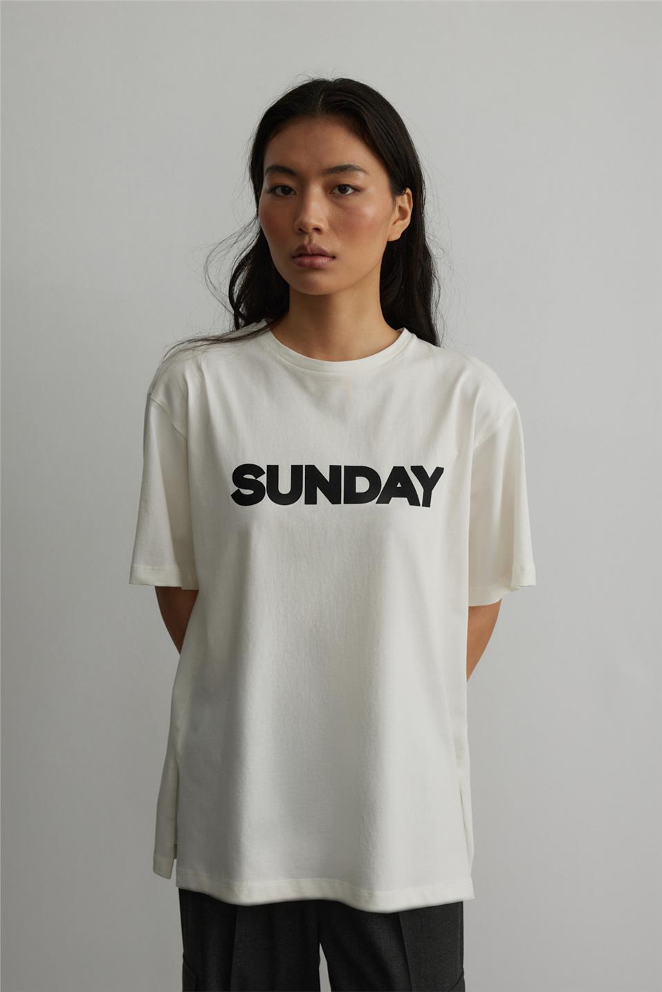 Sunday Baskılı Tişört