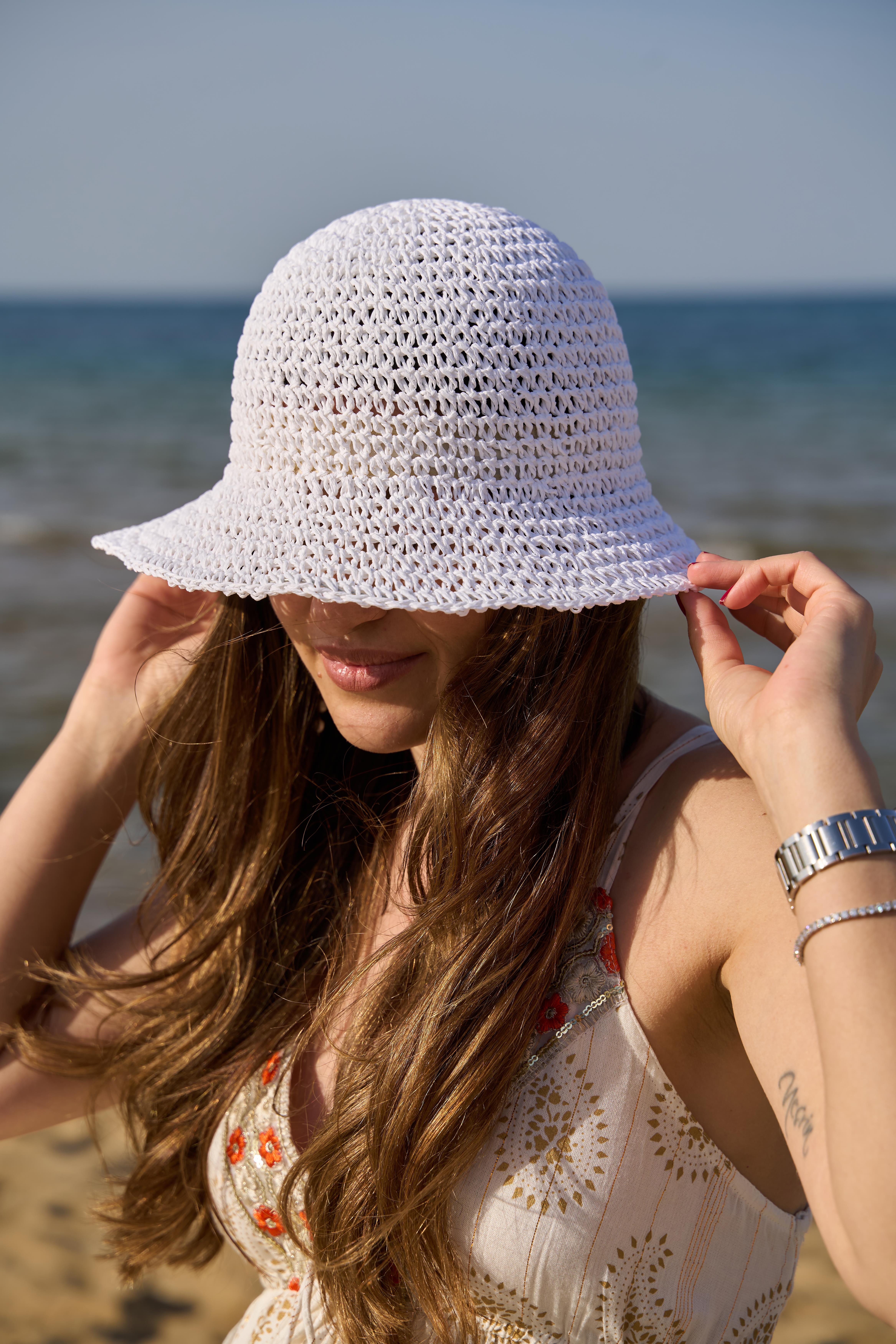 El Örgüsü Hasır Şapka Beyaz