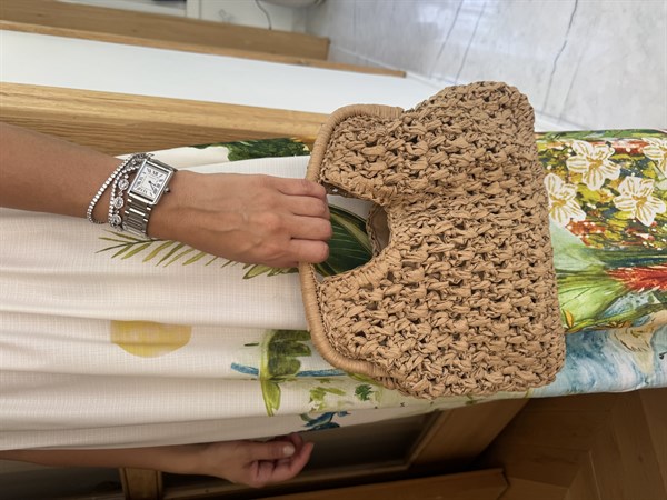 Kare Saplı Hasır Clutch Çanta Camel