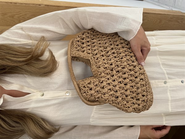 Kare Saplı Hasır Clutch Çanta Camel