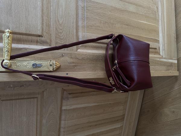 Pouch Bag Kilit Askılı Omuz Çantası Bordo