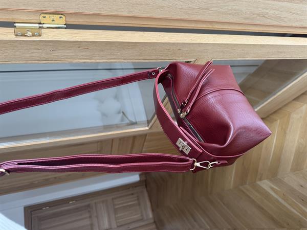 Pouch Bag Kilit Askılı Omuz Çantası Bordo