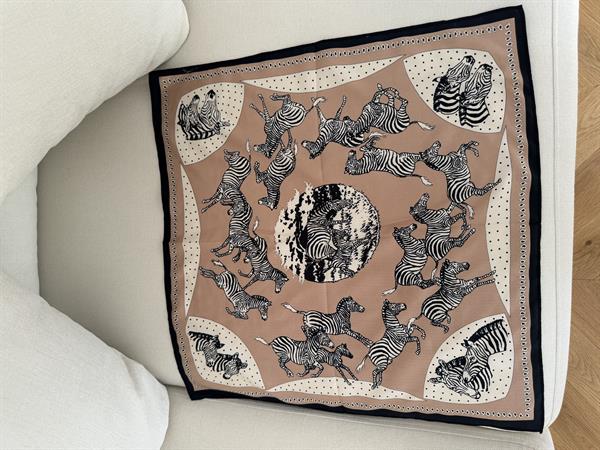 Zebra Baskı Desenli Fular
