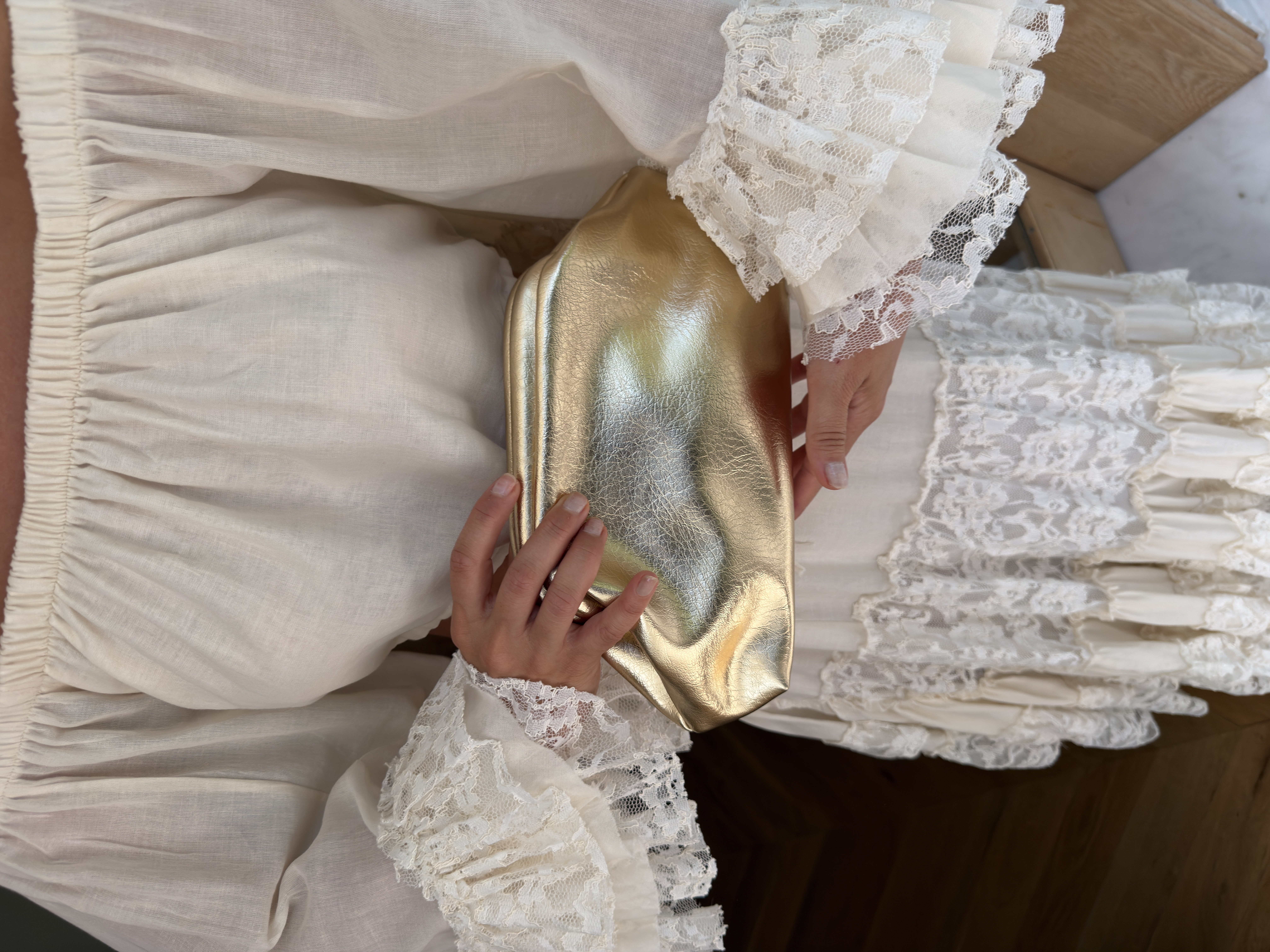 Burslu Clutch Mini Çanta Metalize Deri Gold