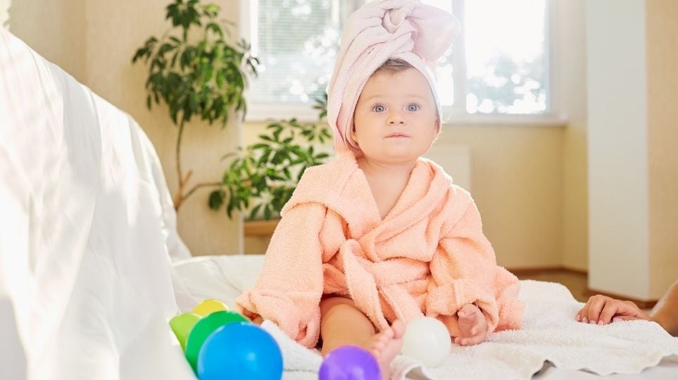 Lolons ile Bebek Bornoz Modellerinde Yumuşak Dokunuş