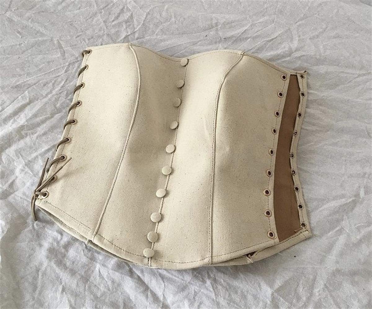 KETEN BASKI DÜĞMELİ KORSE