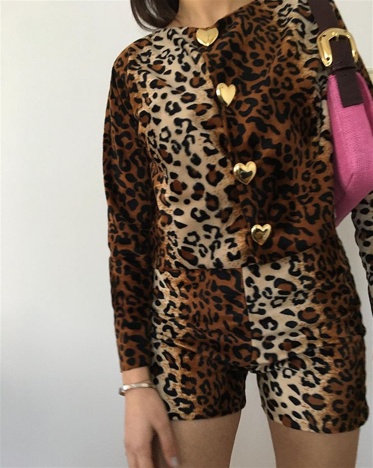 LEOPAR DESENLİ KADİFE SUİT