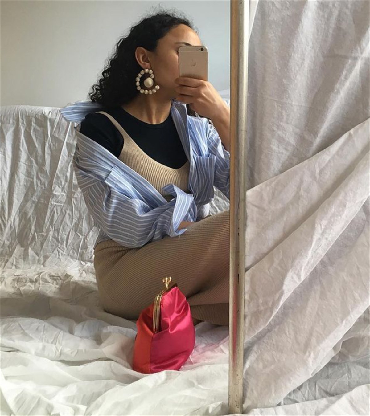 SALYANGOZ FİGÜRLÜ SARMAL KÜPE