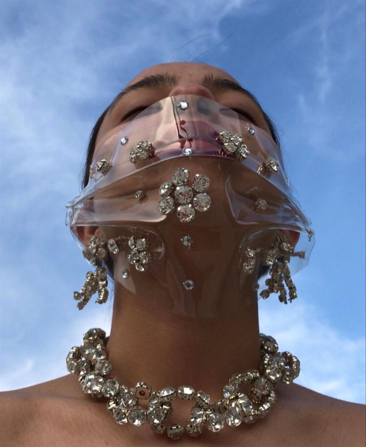 ŞEFFAF TAŞ İŞLEMELİ MASKE