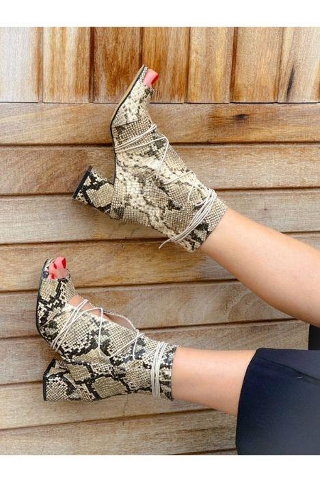 SMİLE BEJ YILAN DERİSİ BAGCIKLI 5 CM TOPUKLU YAZLIK BOT