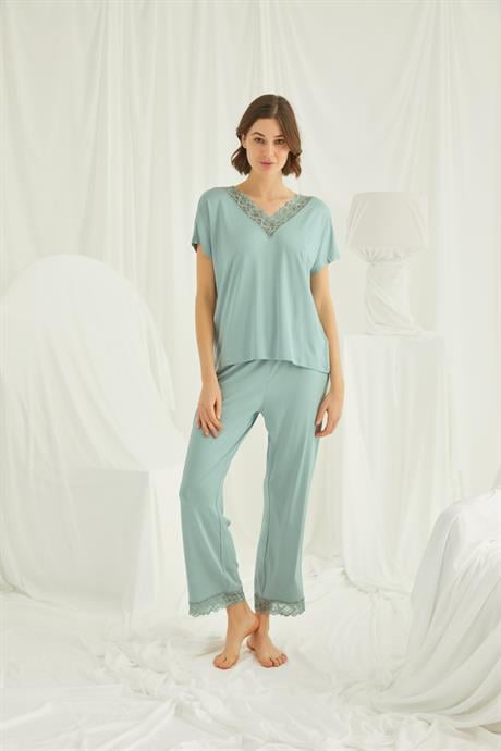 Kısa Kollu V Yakalı Dantelli Pijama Takımı
