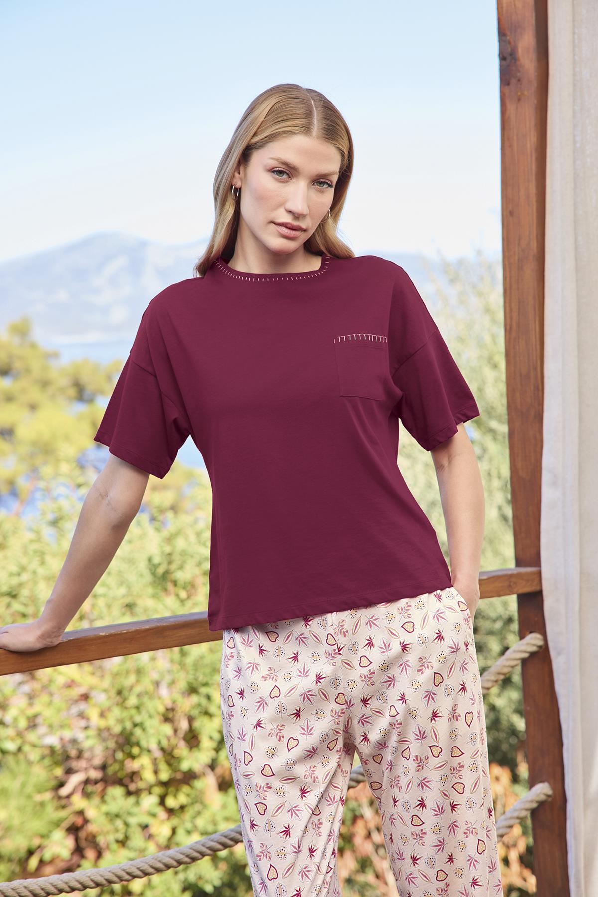 Çiçek ve Yaprak Desenli Kısa Kollu Bisiklet Yaka Pijama Takımı