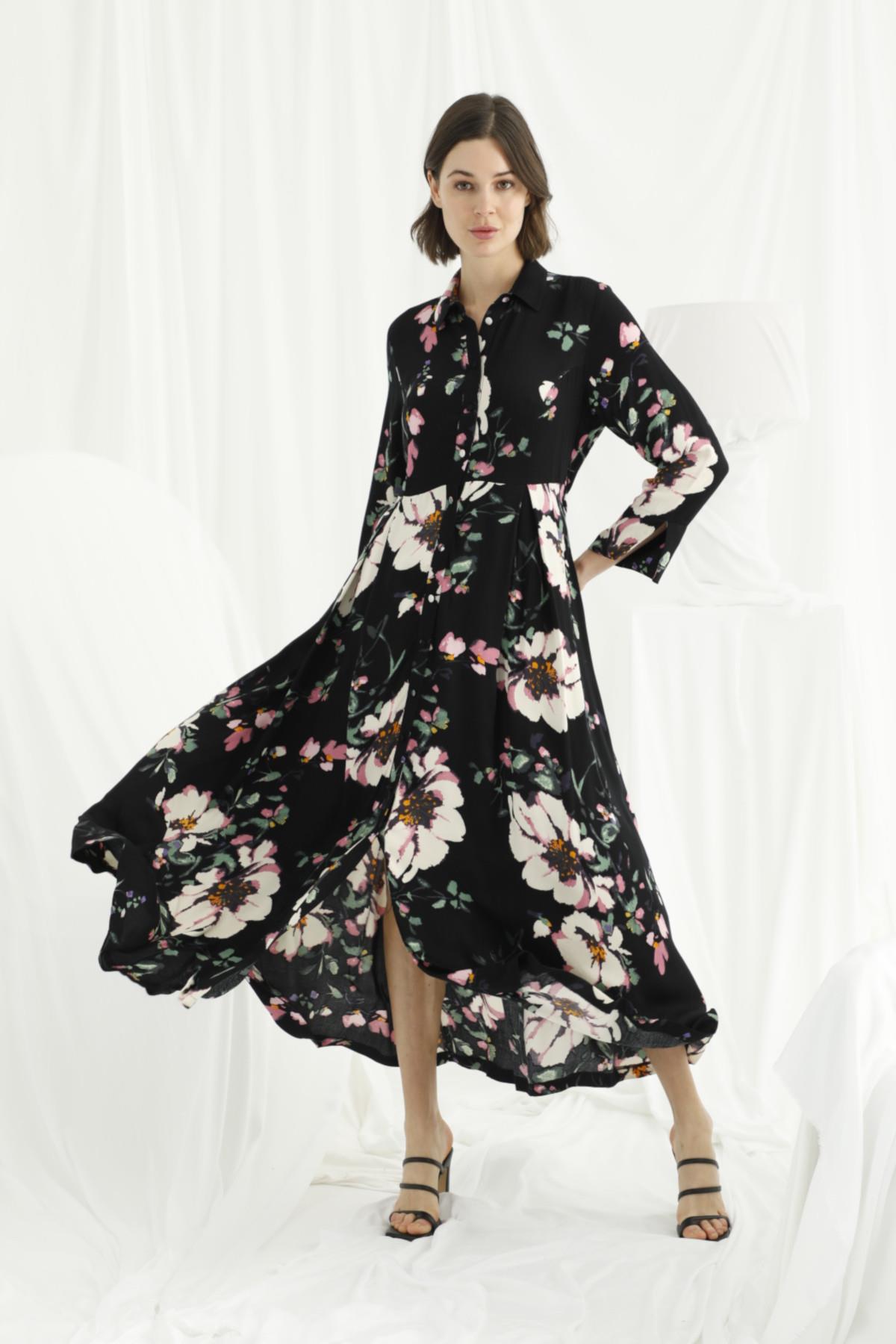 Çiçek ve Yaprak Desenli Önü Boydan Düğmeli Saten Elbise