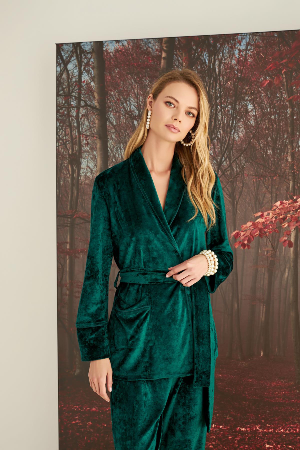 Kruvaze Yaka Kadife Pijama Takımı