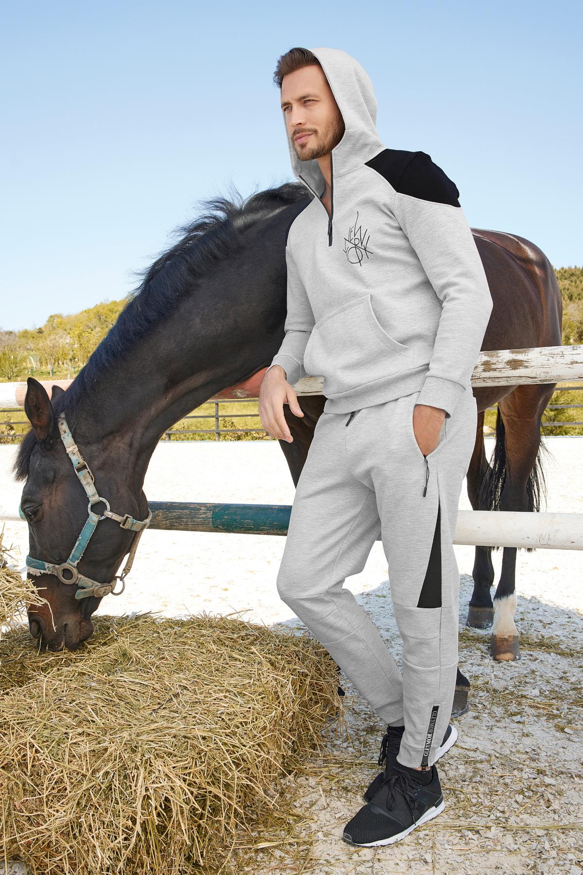 Fermuarlı Kapüşonlu 