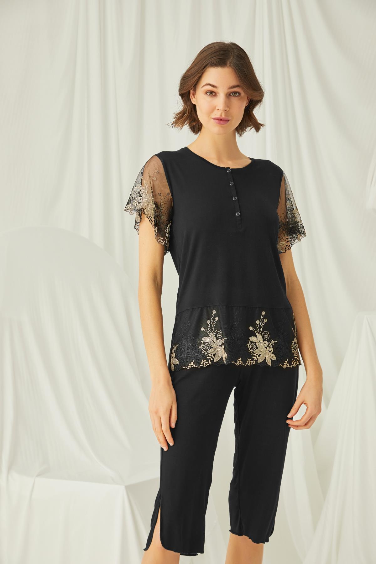 Düğmeli Brode Dantelli Yırtmaçlı Büyük Beden Kapri Takımı