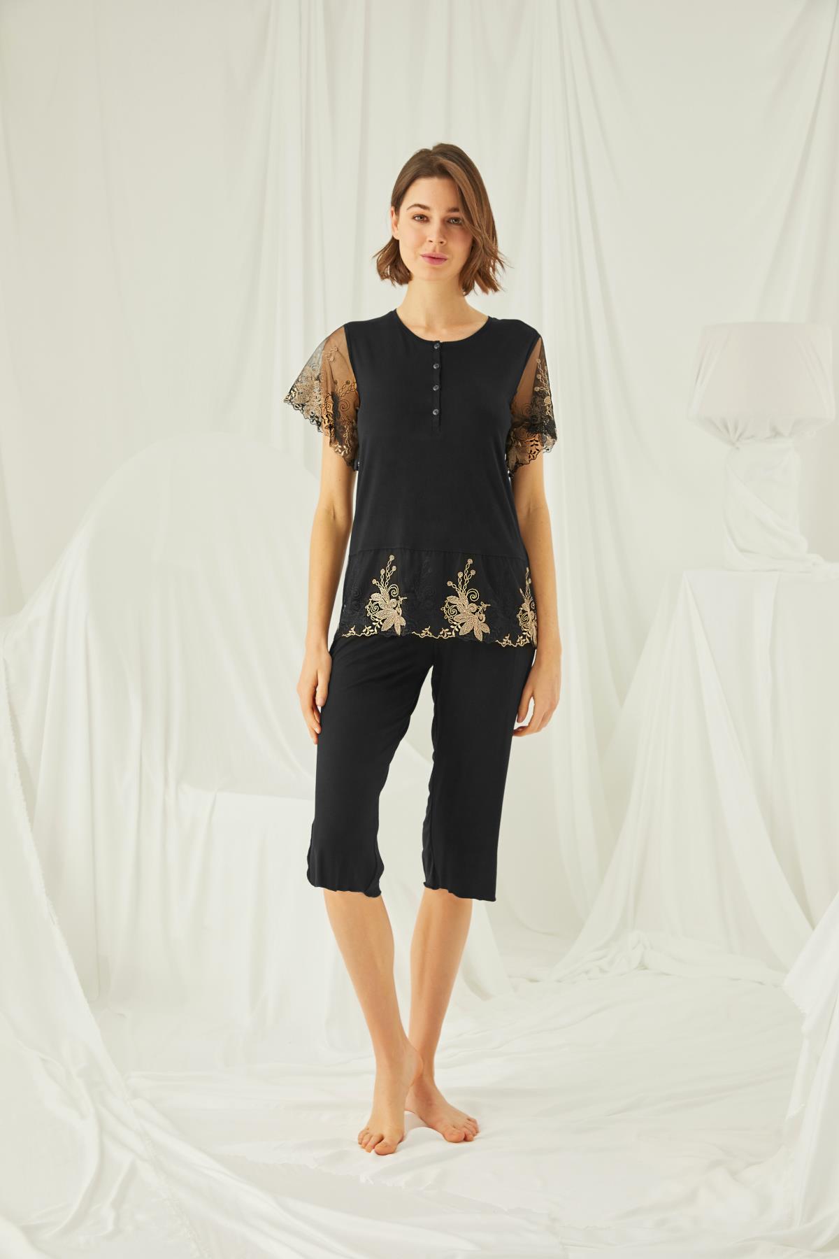 Düğmeli Brode Dantelli Yırtmaçlı Büyük Beden Kapri Takımı