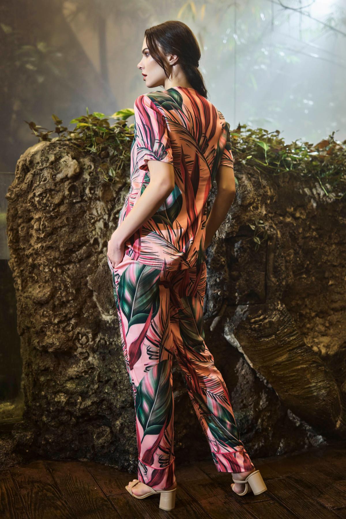 Yaprak Desenli Önü Boydan Düğmeli Saten Alt Üst Takım