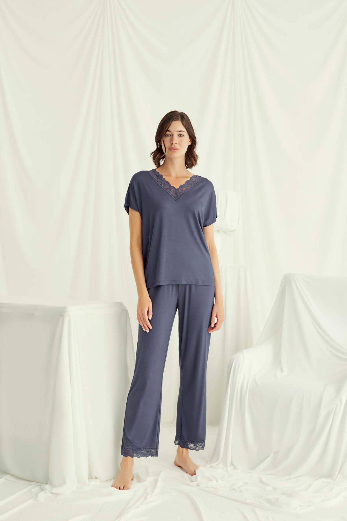 Kısa Kollu V Yakalı Dantelli Pijama Takımı