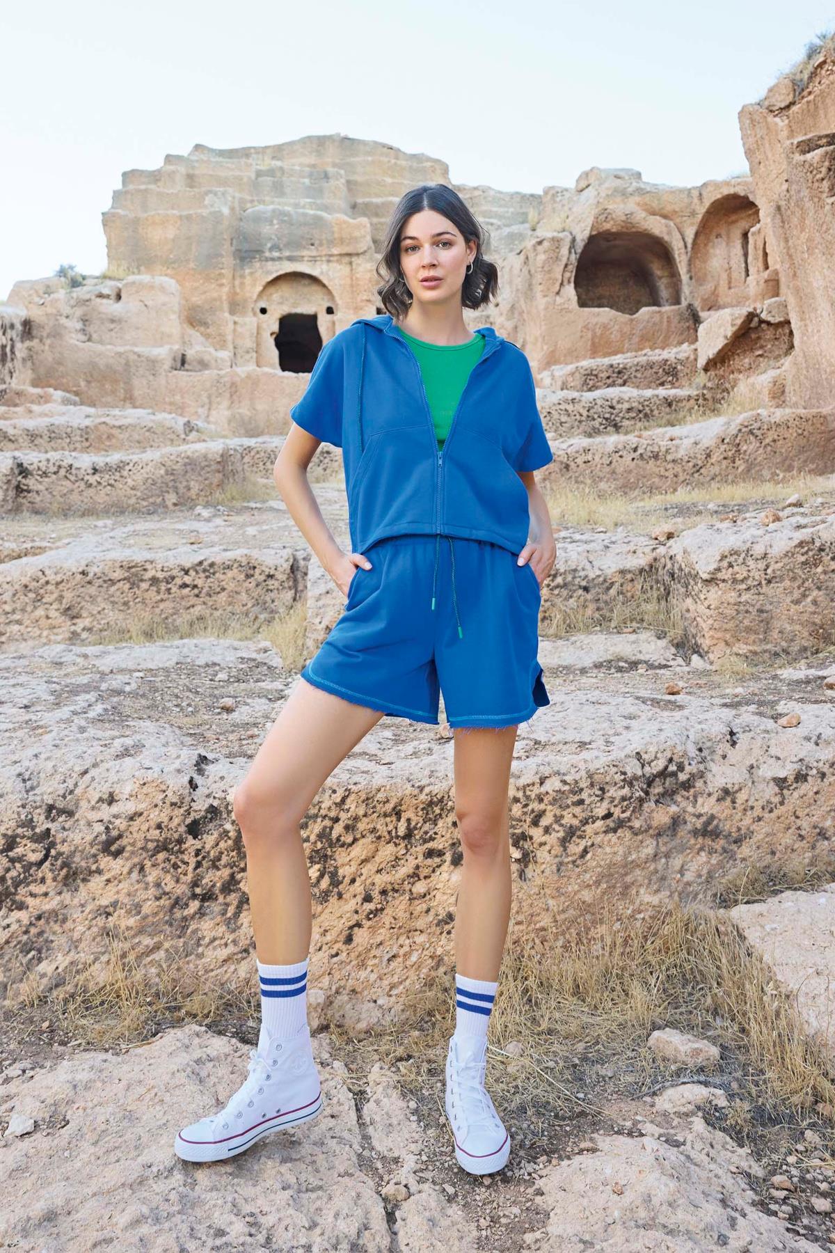 Kapüşonlu 3lü Crop Alt Üst Takım